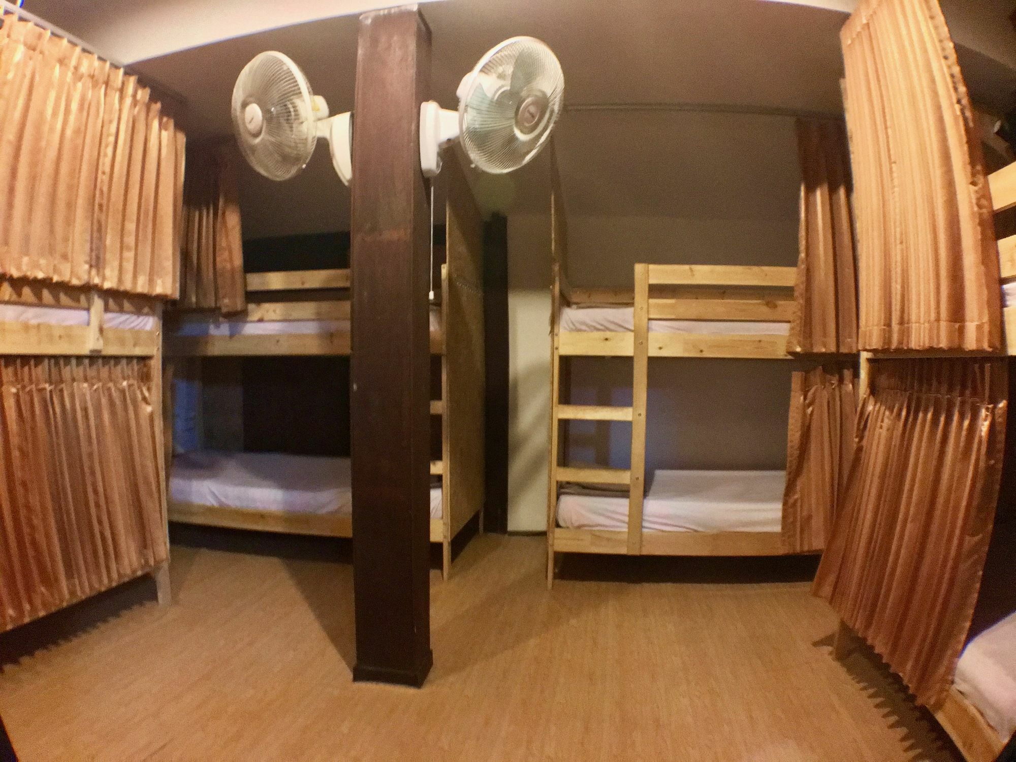Jao Hostel & Cafe Chiang Mai Zewnętrze zdjęcie
